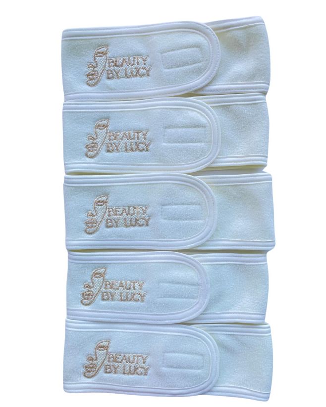 🖤 KDYŽ SE KRÁSA SETKÁ S VÝŠIVKOU🖤 Tohle není jen čelenka.Tohle je pocit. Čistoty. Profesionální péče. Vlastního rituálu,...